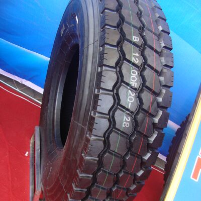 Garanti Dönemi 3 Yıl veya 120 Kamyon ve Otobüs Lastikleri Çeşitli Hava Koşulları İçin Uygun Performans ve Güvenlik